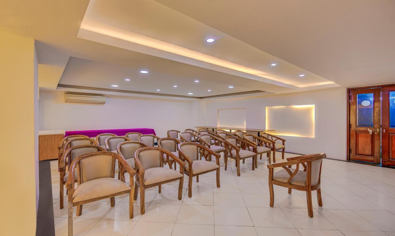 Treebo Corporate Park Hotel New Delhi Luaran gambar
