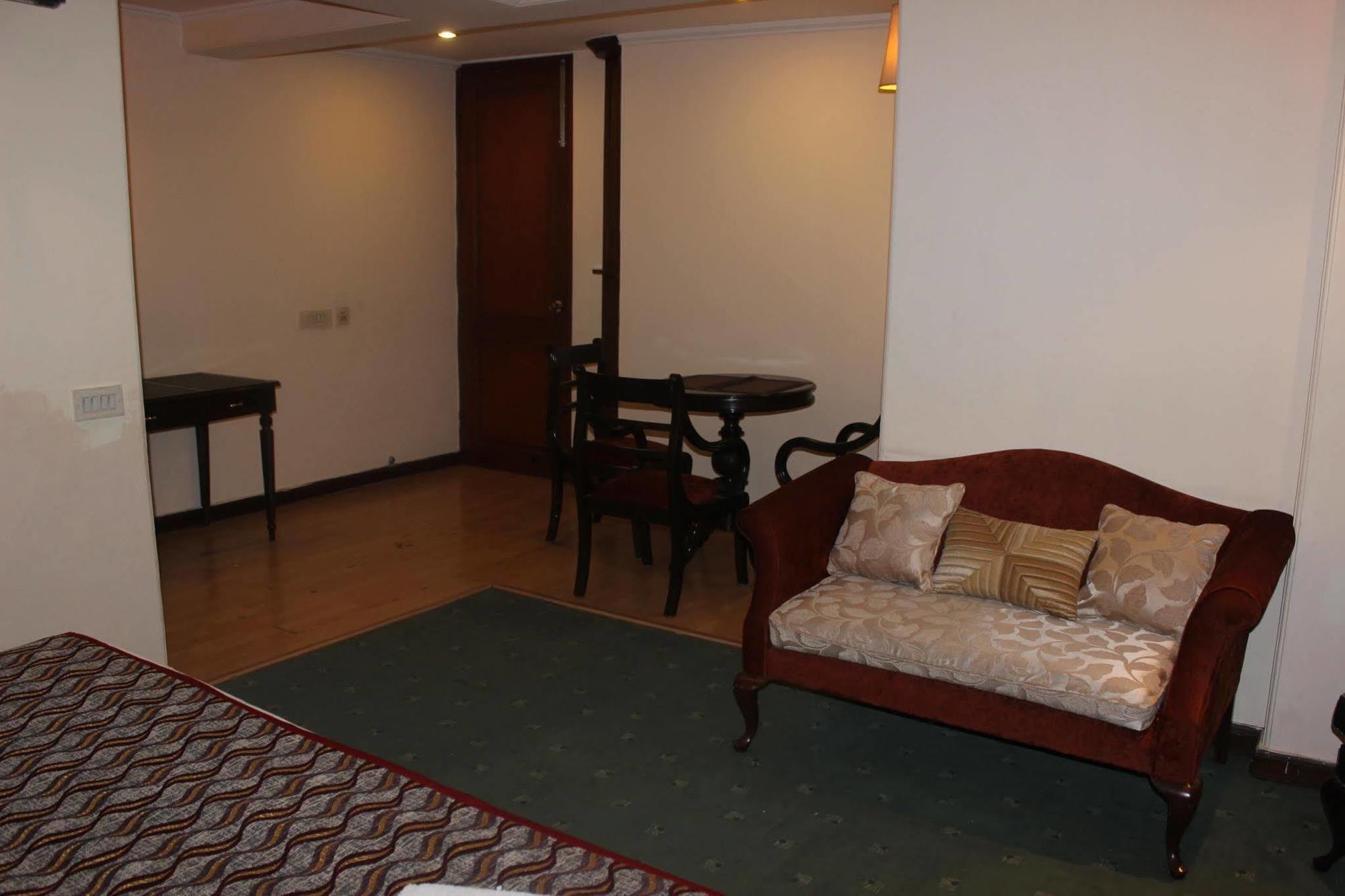 Treebo Corporate Park Hotel New Delhi Luaran gambar